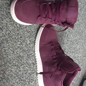 Maroon nike Jordan flight